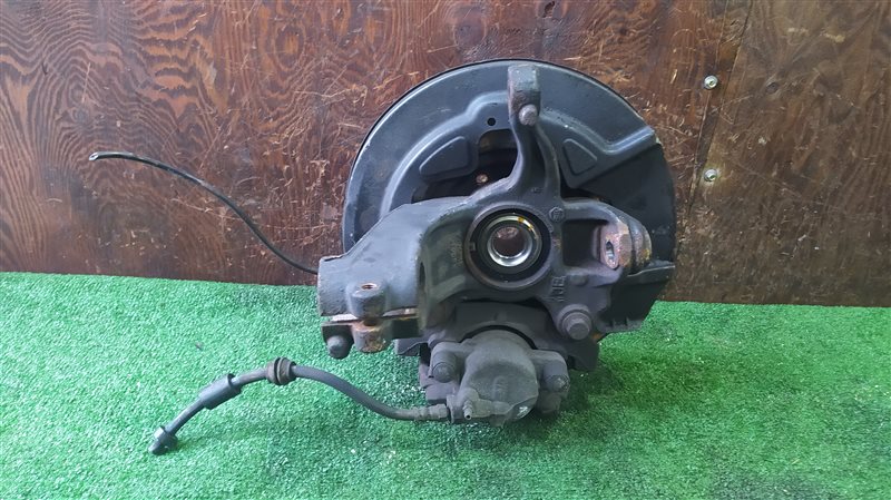 Ступица передняя правая S60 FS B4164T