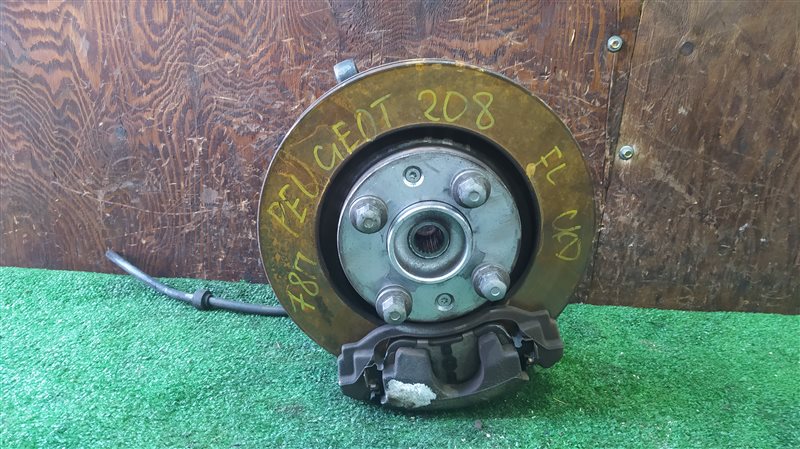 Ступица передняя левая PEUGEOT 208 CC EB2 контрактная