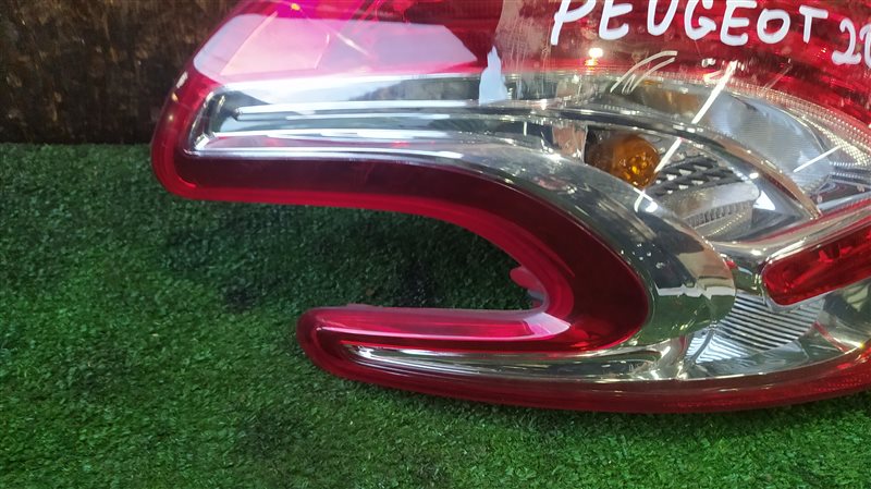 Стоп-сигнал левый 208 CC