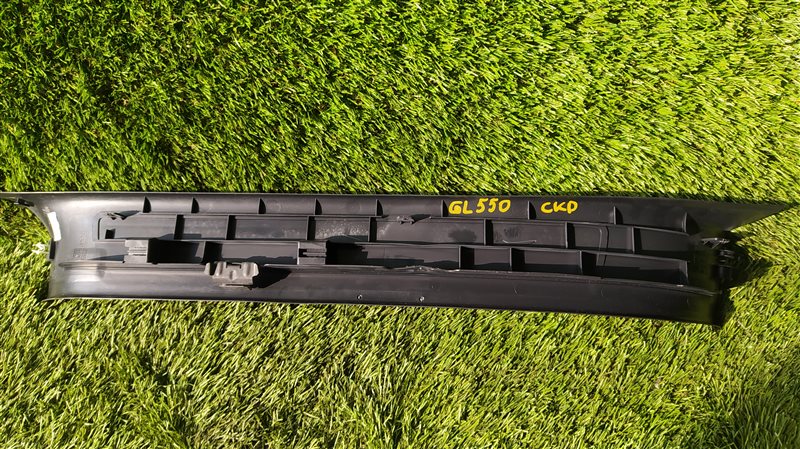 Порожек пластиковый задний правый GL CLASS X166 Порожек пластиковый задний правый GL CLASS X166