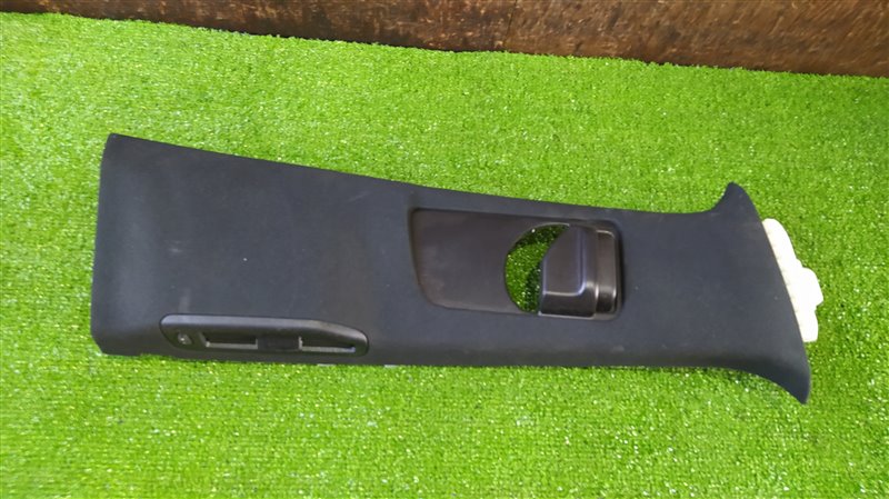 Обшивка стойки кузова правая GL CLASS X166