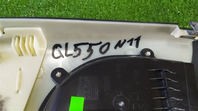 Обшивка стойки кузова правая GL CLASS X166
