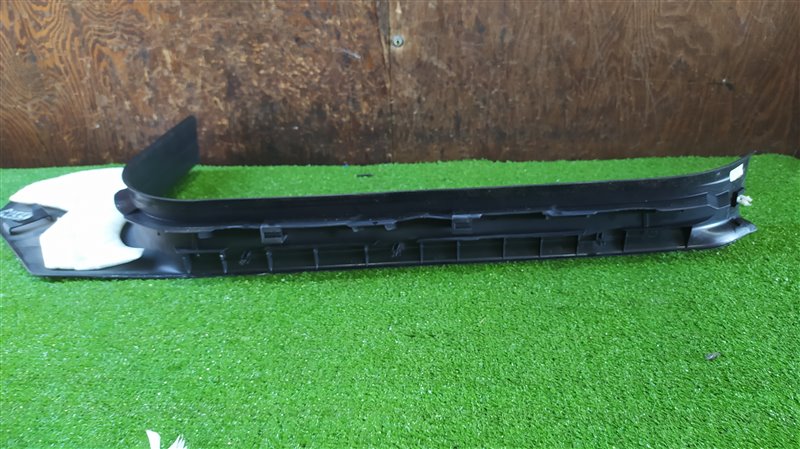 Порожек пластиковый левый GL CLASS X166
