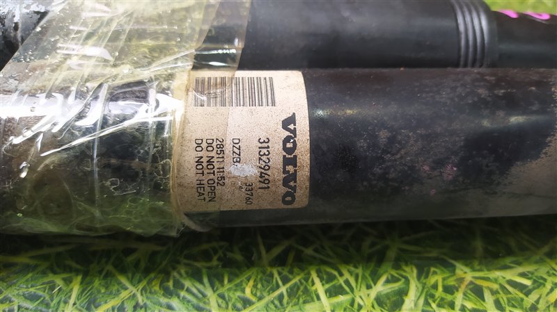 Амортизатор задний V60 FW B4164T