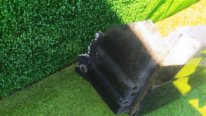 Крыло переднее левое NAVIGATOR U228