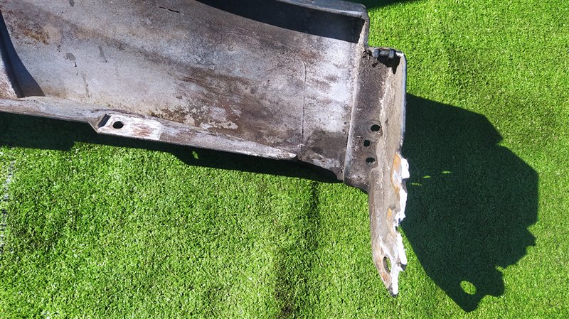 Крыло переднее левое NAVIGATOR U228