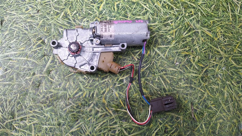 Мотор люка LINCOLN NAVIGATOR U228