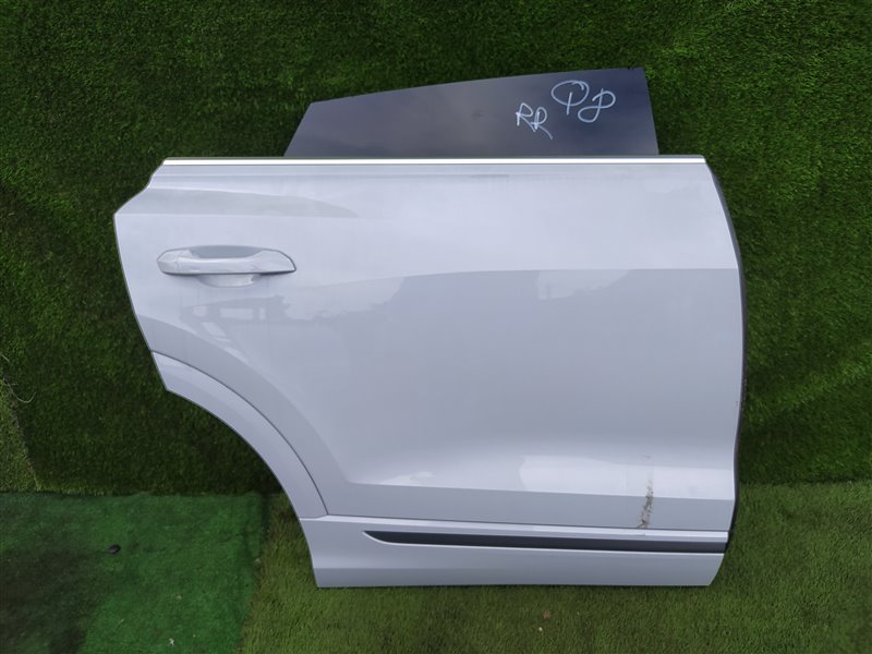 Дверь задняя правая AUDI Q8 4MN контрактная