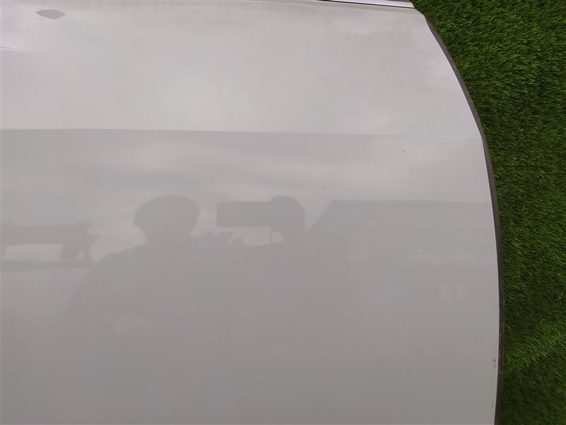 Дверь задняя правая Q8 4MN