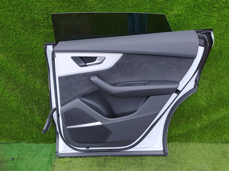 Дверь задняя правая Q8 4MN