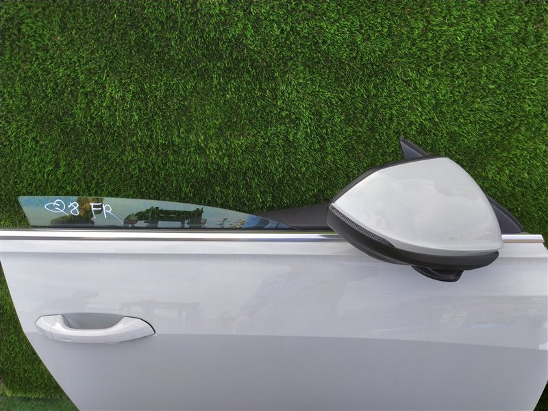 Дверь передняя правая Q8 4MN Дверь передняя правая Q8 4MN