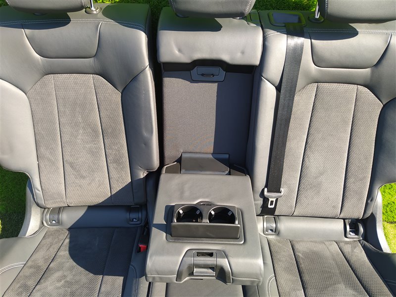 Сидения комплект Q8 4MN Сидения комплект Q8 4MN