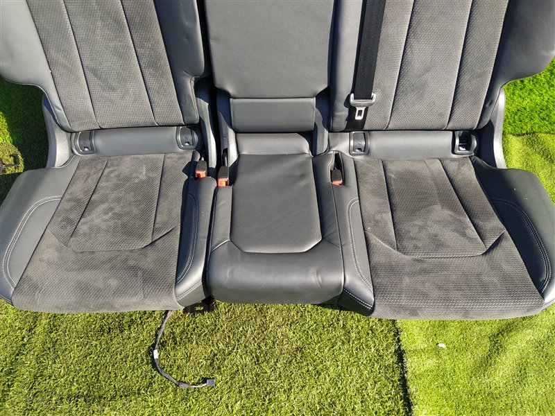 Сидения комплект Q8 4MN Сидения комплект Q8 4MN