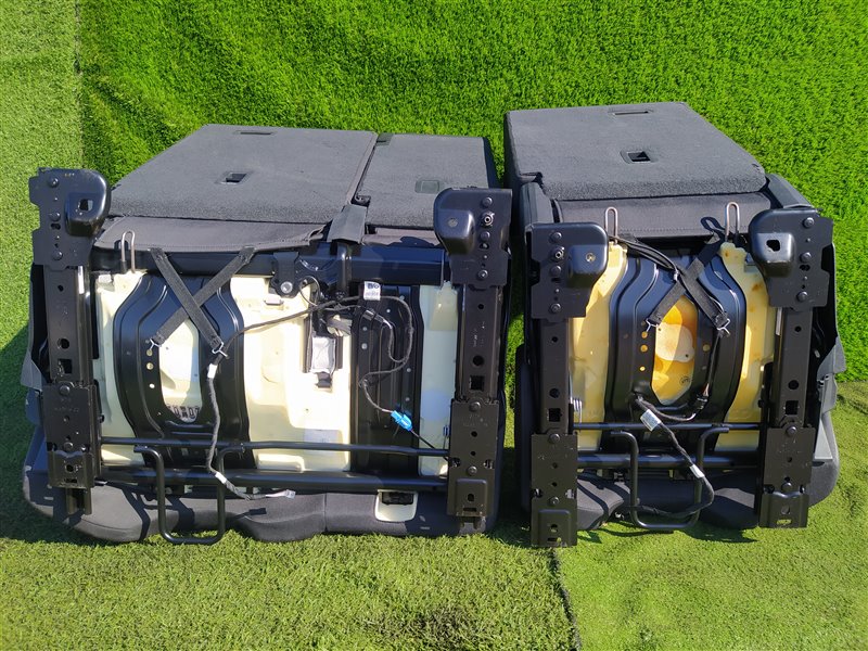 Сидения комплект Q8 4MN Сидения комплект Q8 4MN