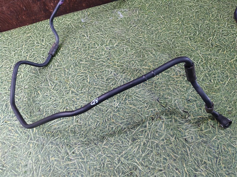 Топливный шланг Q8 4MN