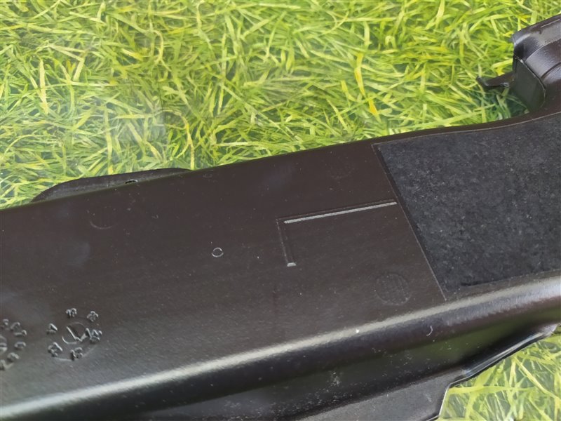 Воздуховод левый Q8 4MN