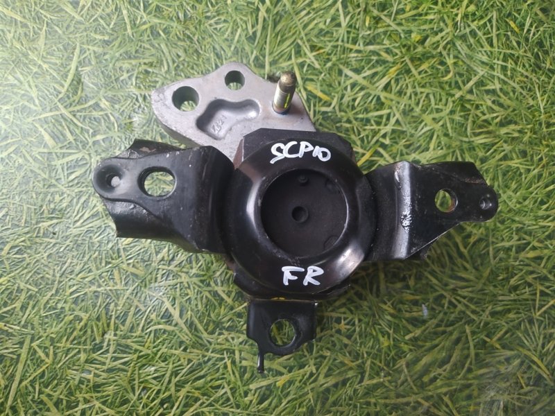 Подушка двигателя правая TOYOTA VITZ SCP10 1SZ-FE контрактная