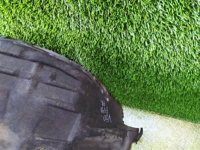 Подкрылок передний правый VOLVO S60 FS