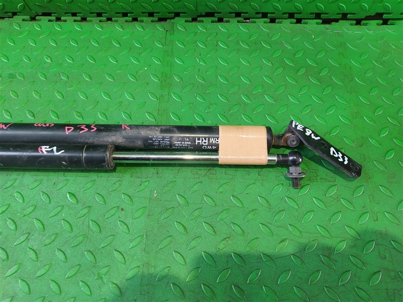 Амортизатор задней двери DELICA PA4W