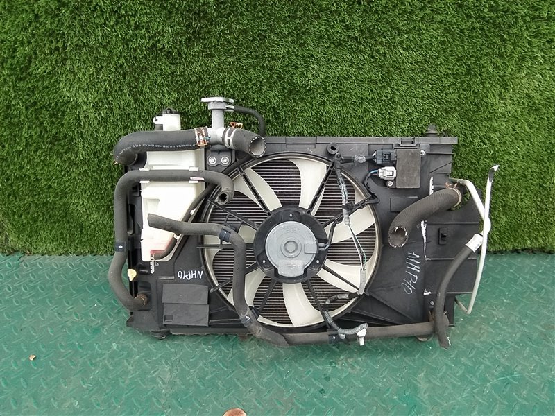 Запчасть радиатор основной TOYOTA AQUA NHP10 1NZ-FXE контрактная Радиатор основной TOYOTA AQUA NHP10 1NZ-FXE контрактная