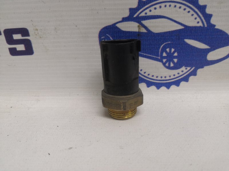 Запчасть датчик включения вентилятора VOLKSWAGEN GOLF 2003-2009 5 BLF 1J0959481A контрактная Датчик включения вентилятора VOLKSWAGEN GOLF 2003-2009 5 BLF 1J0959481A контрактная