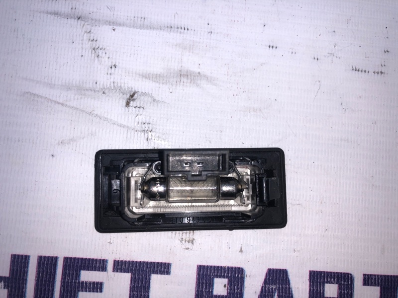 Фонарь подсветки номера A4 2009 B8