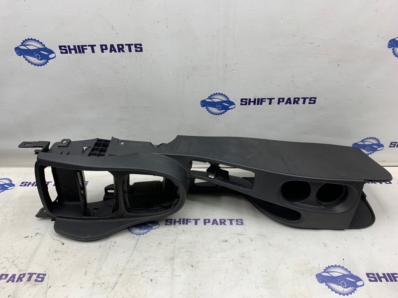 Запчасть консоль центральная SEAT LEON 2012 1P1 CBZB 1P0863243 Б/У Консоль центральная SEAT LEON 2012 1P1 CBZB 1P0863243 Б/У