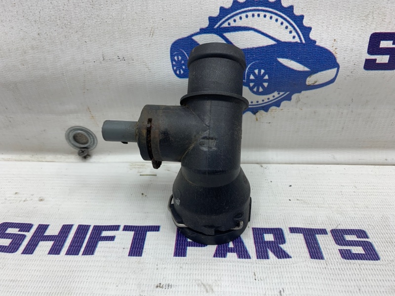 Фланец системы охлаждения SEAT LEON 2012 1P1 CBZB 1K0122291CE Б/У