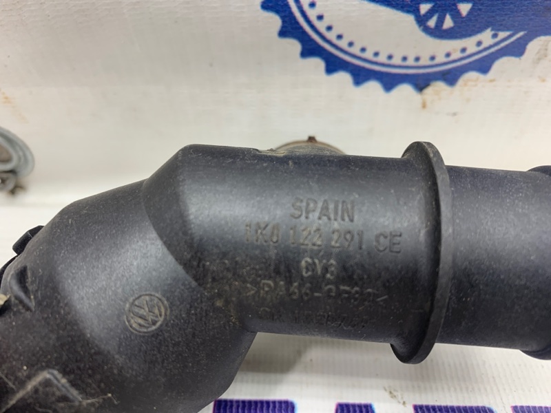 Фланец системы охлаждения LEON 2012 1P1 CBZB