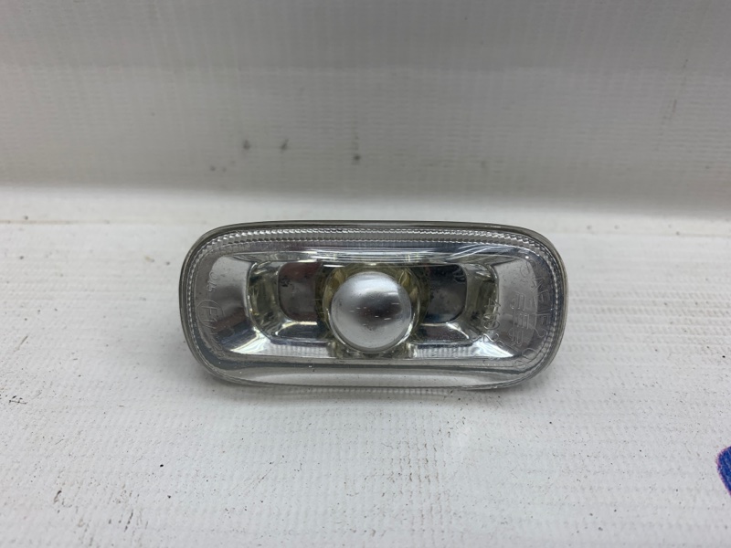 Повторитель указателя поворота AUDI A6 2007 C6 AUK 8E0949127 контрактная