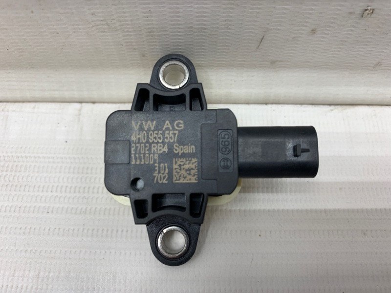 Датчик AIR BAG передний AUDI A1 2012 8X CAXA 4H0955557 контрактная