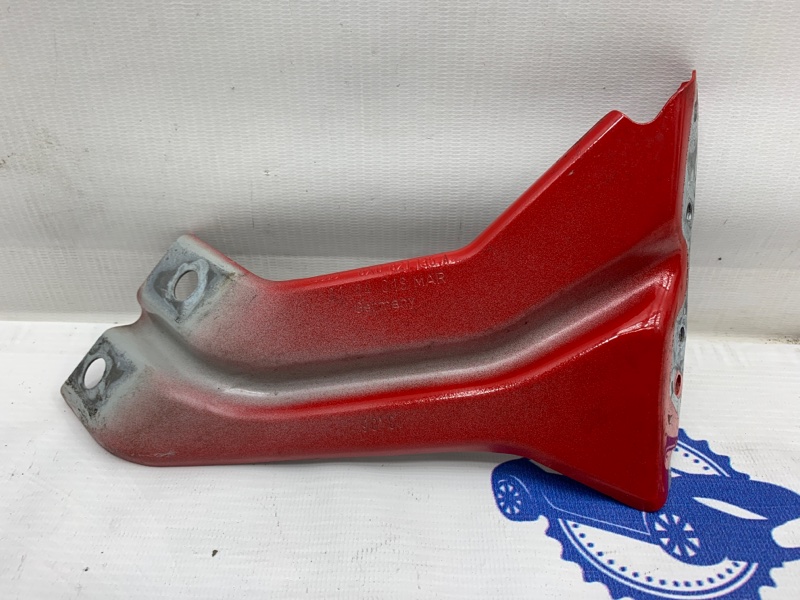 Кронштейн крыла передний левый AUDI A1 2014 8X CAXA 8X0821135A Б/У