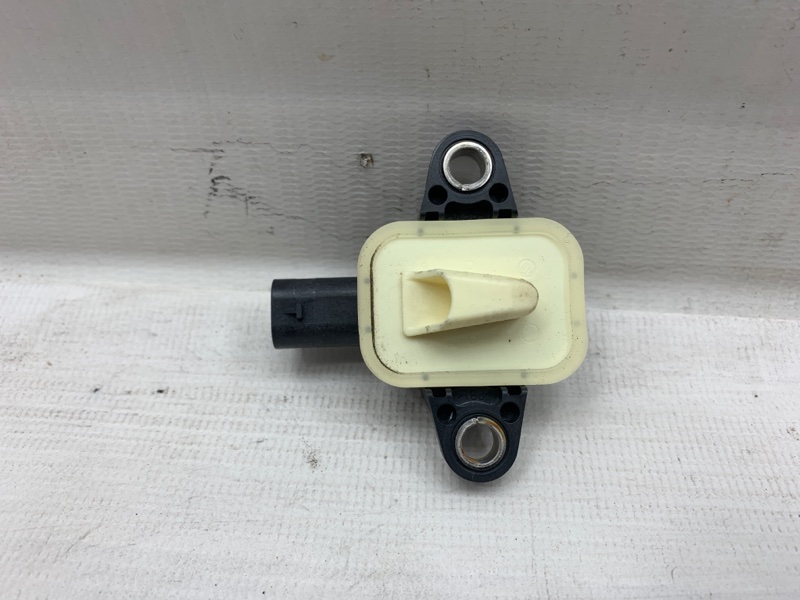 Датчик AIR BAG AUDI A6 C7 CHVA