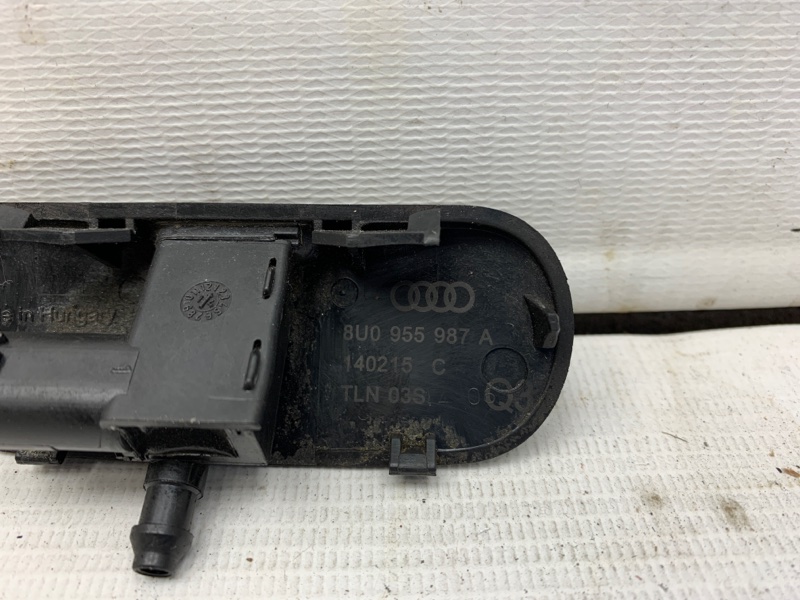 Форсунка стеклоомывателя левая AUDI Q3 8U CCZC