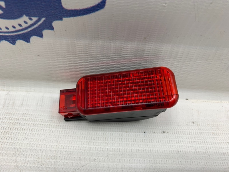 Плафон салонный AUDI A5 2010 8T CDNC 6Y0947411 контрактная