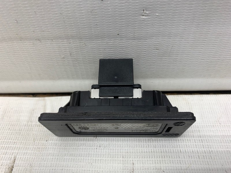 Фонарь подсветки номера A5 2010 8T CDNC