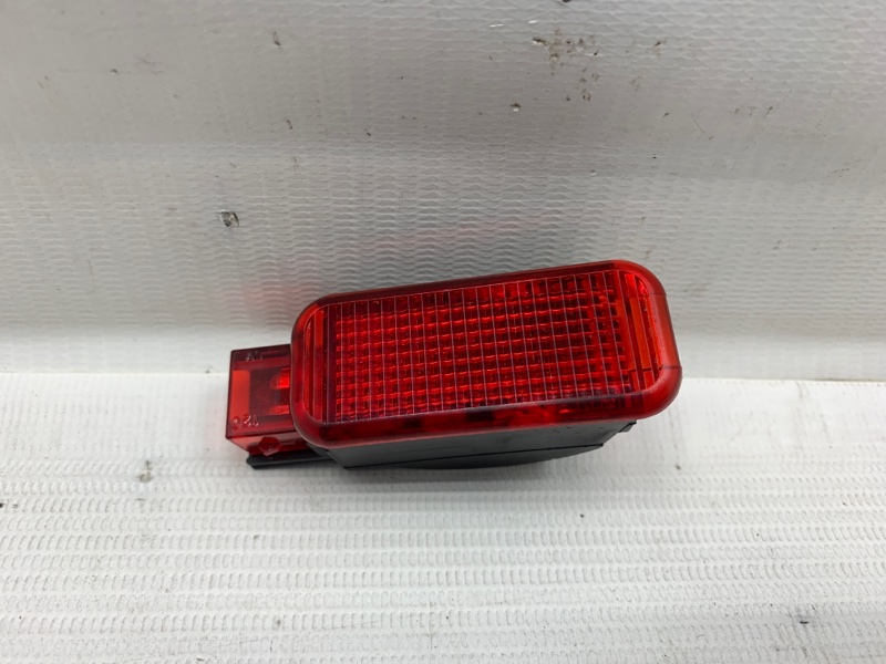 Плафон салонный AUDI A5 2010 8T CDNC 6Y0947411 контрактная