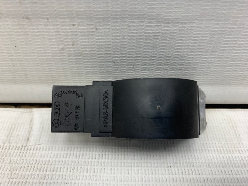 Плафон салонный A5 2010 8T CDNC