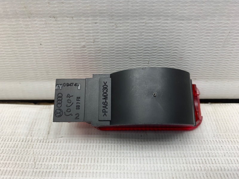 Плафон салонный A5 2010 8T CDNC