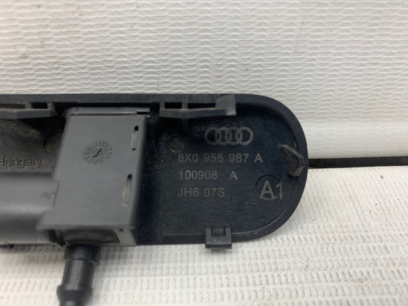 Форсунка стеклоомывателя левая AUDI A1 8X CAXA