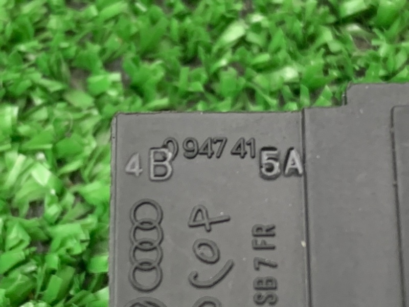 Плафон салонный AUDI A4 B8 CDNC