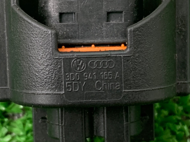 Разъем A4 2012 B8 CDNC