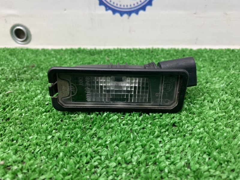 Фонарь подсветки номера задний VOLKSWAGEN GOLF 2012 6 CBZB 1K8943021 контрактная