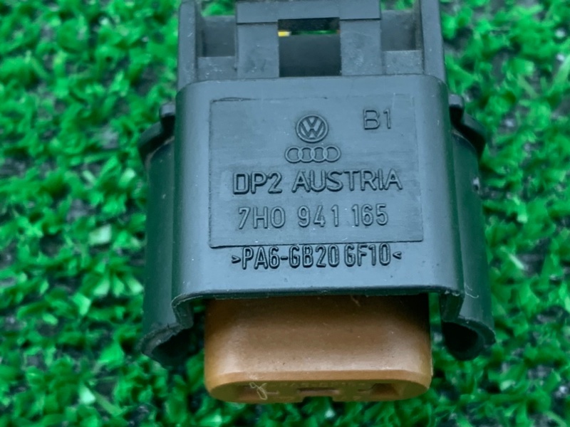 Разъем VOLKSWAGEN GOLF 6 CBZB Разъем VOLKSWAGEN GOLF 6 CBZB