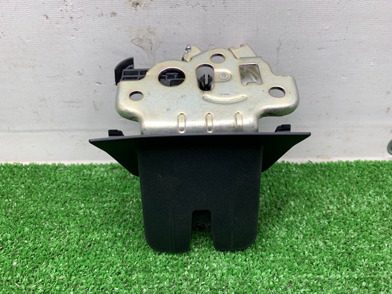 Замок крышки багажника AUDI Q3 8U CCZC