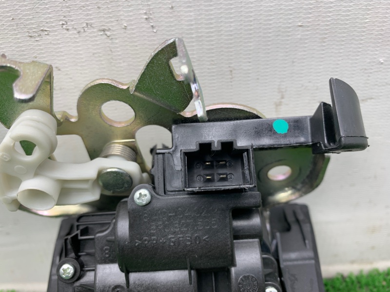 Замок крышки багажника Q3 2014 8U CCZC