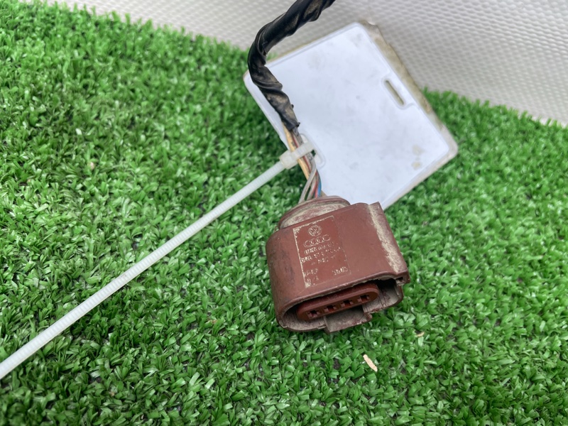 Разъем LEON 2010 1P1 Разъем LEON 2010 1P1