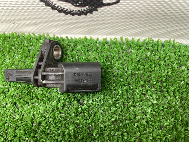 Датчик ABS передний правый A3 2010 8P CAXC