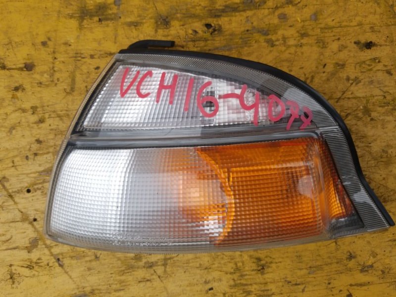 Габарит Toyota Grand Hiace VCH16 5VZ 1998 передний левый