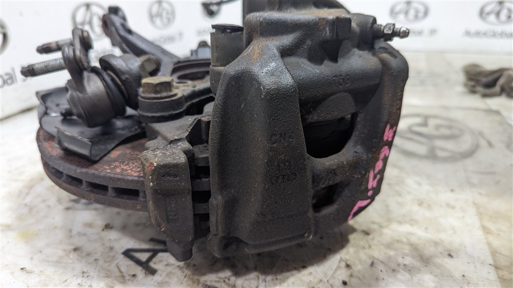 Ступица левая передняя для AUDI Q3 8U CPSA, 1K0407255AA 61 ракурс Ступица левая передняя для AUDI Q3 8U CPSA, 1K0407255AA 61 ракурс